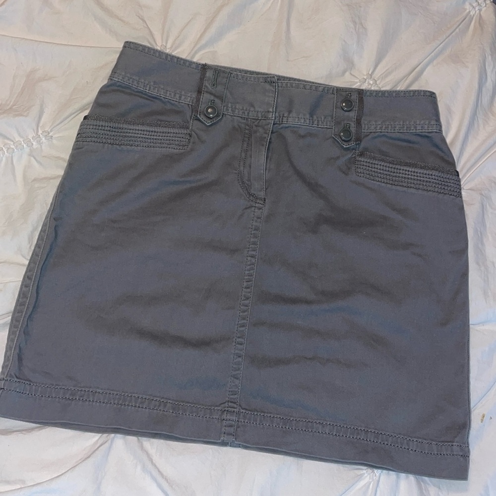Ann Taylor Loft - size 2 - gray skirt- EUC